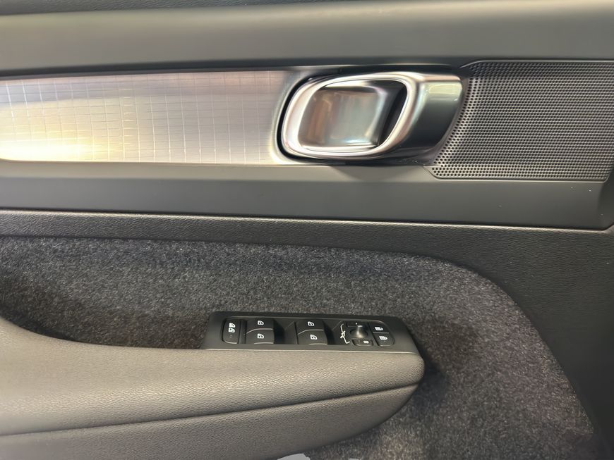 Volvo XC40 B3 B DKG Core AHK