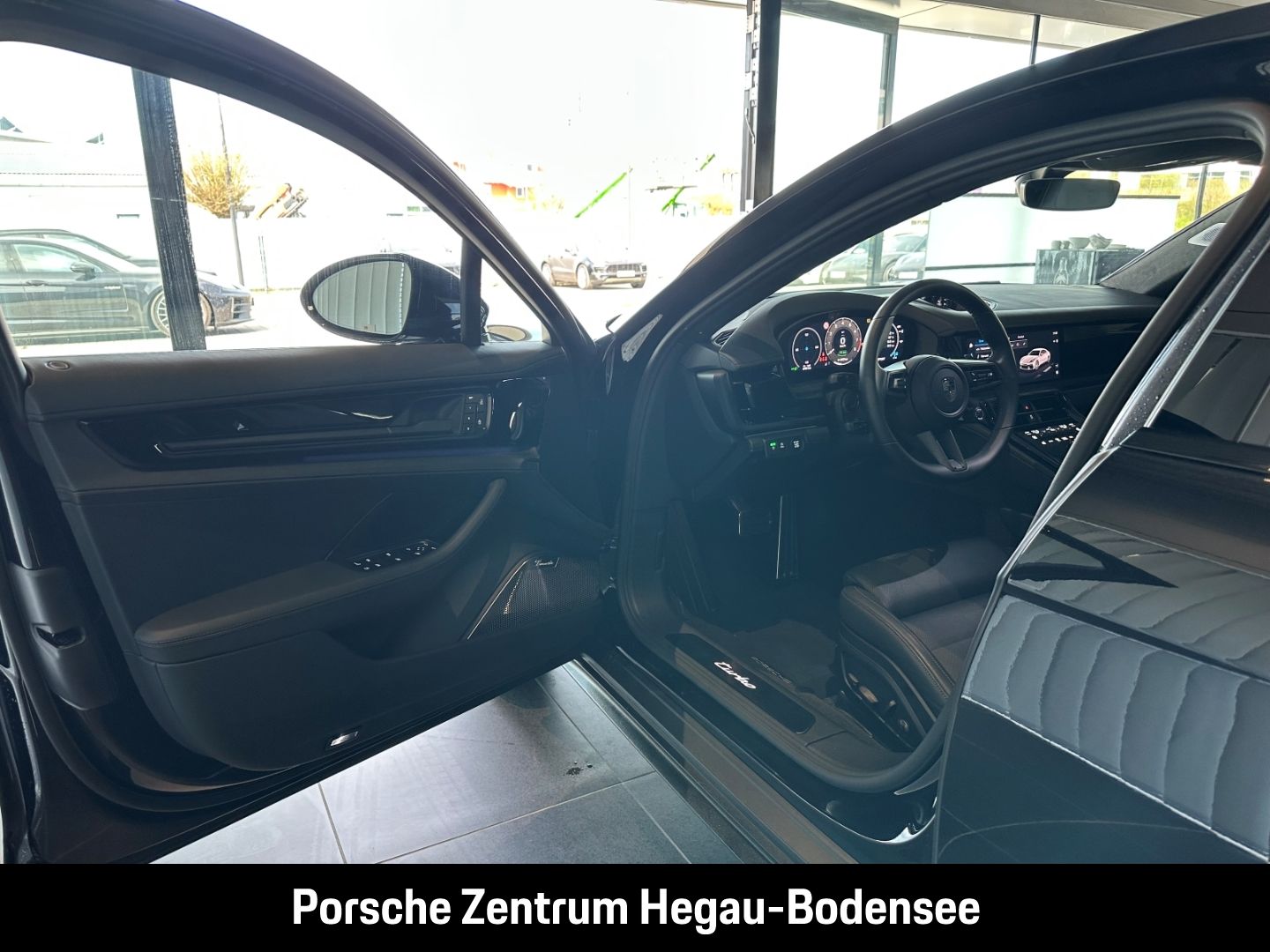 Porsche Panamera Turbo E-Hybrid/Active Ride/Sportabgasan