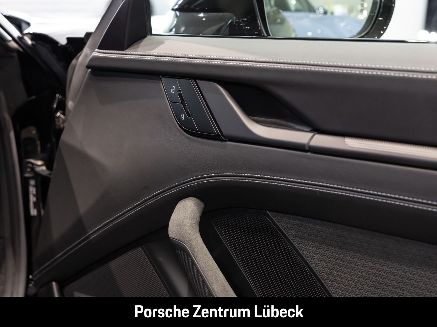 Porsche 992 911 Carrera 4 GTS BOSE Sportabgasanlage LED
