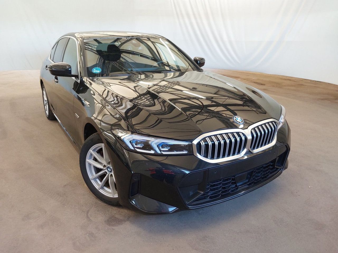 BMW 330e L. M Sport - Samsaru's Car Outlet