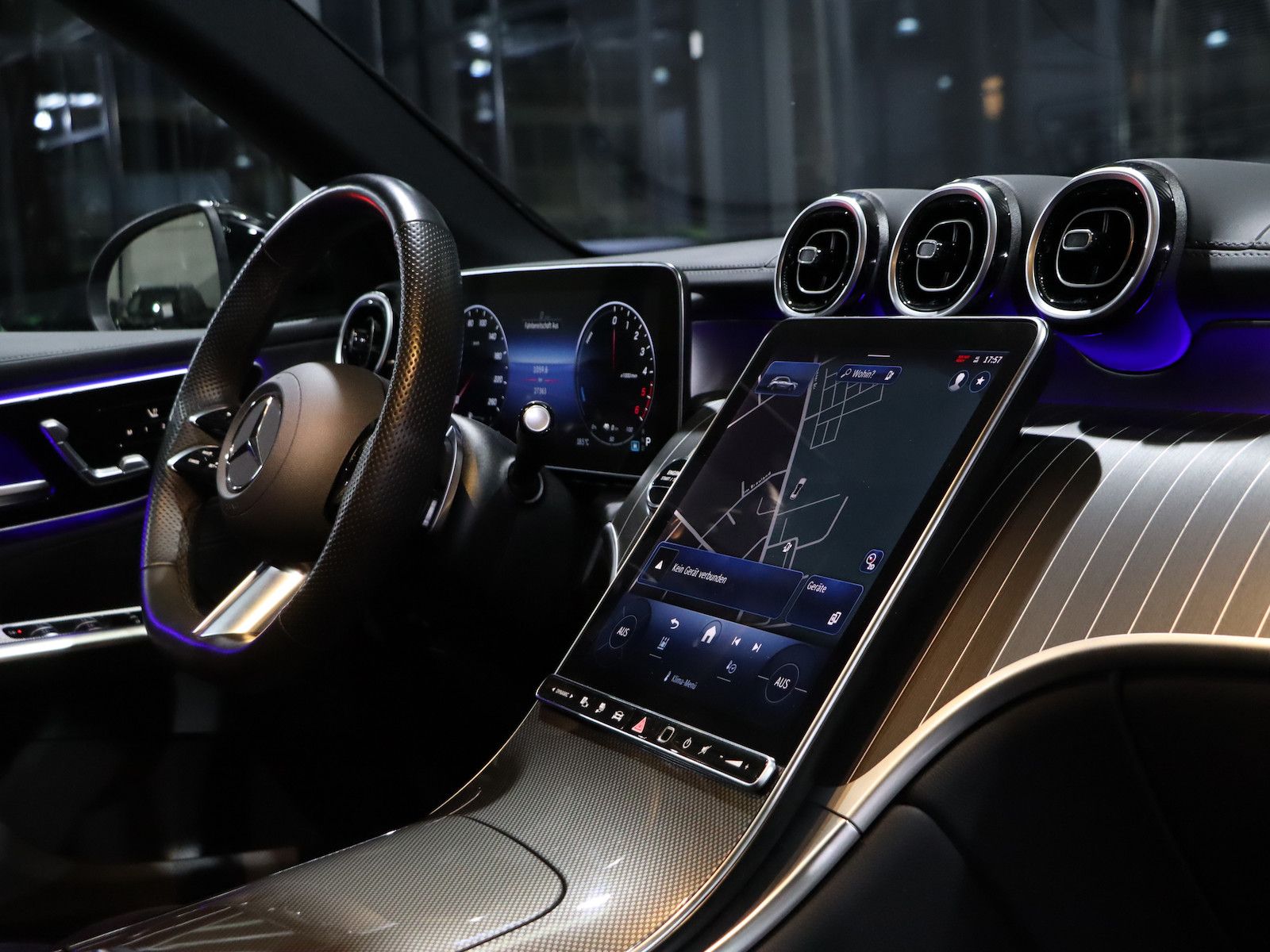 Mercedes-Benz GLC 300 de 4M AMG-LINE / PANORAMA / LASER / TOP