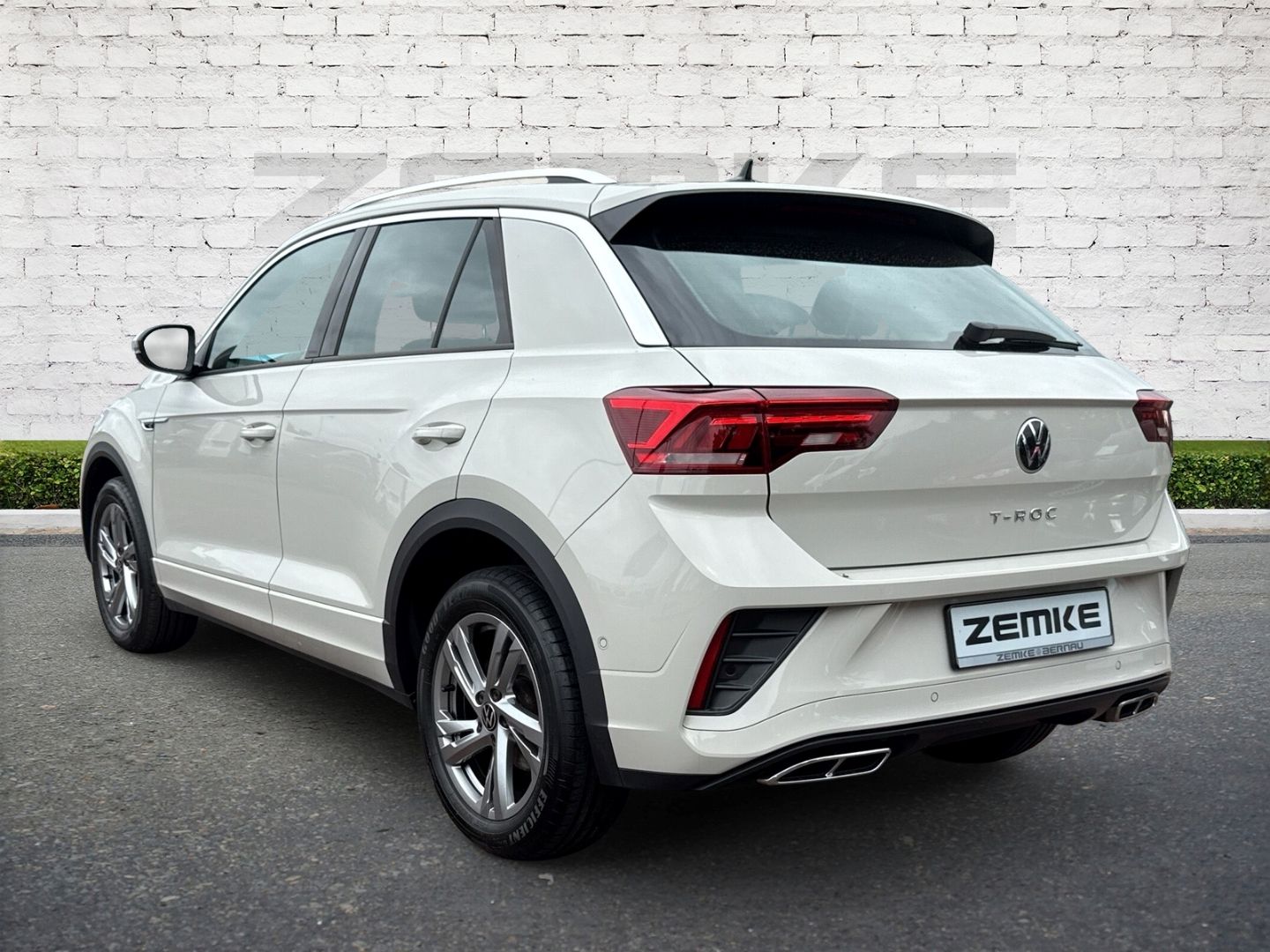 Volkswagen T-Roc 2.0 TDI R-Line - Samsaru's Car Outlet