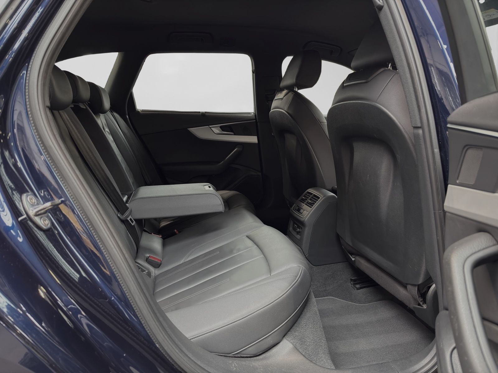 Audi A4 Avant 40 TDI ADVANCED - Samsaru's Car Outlet