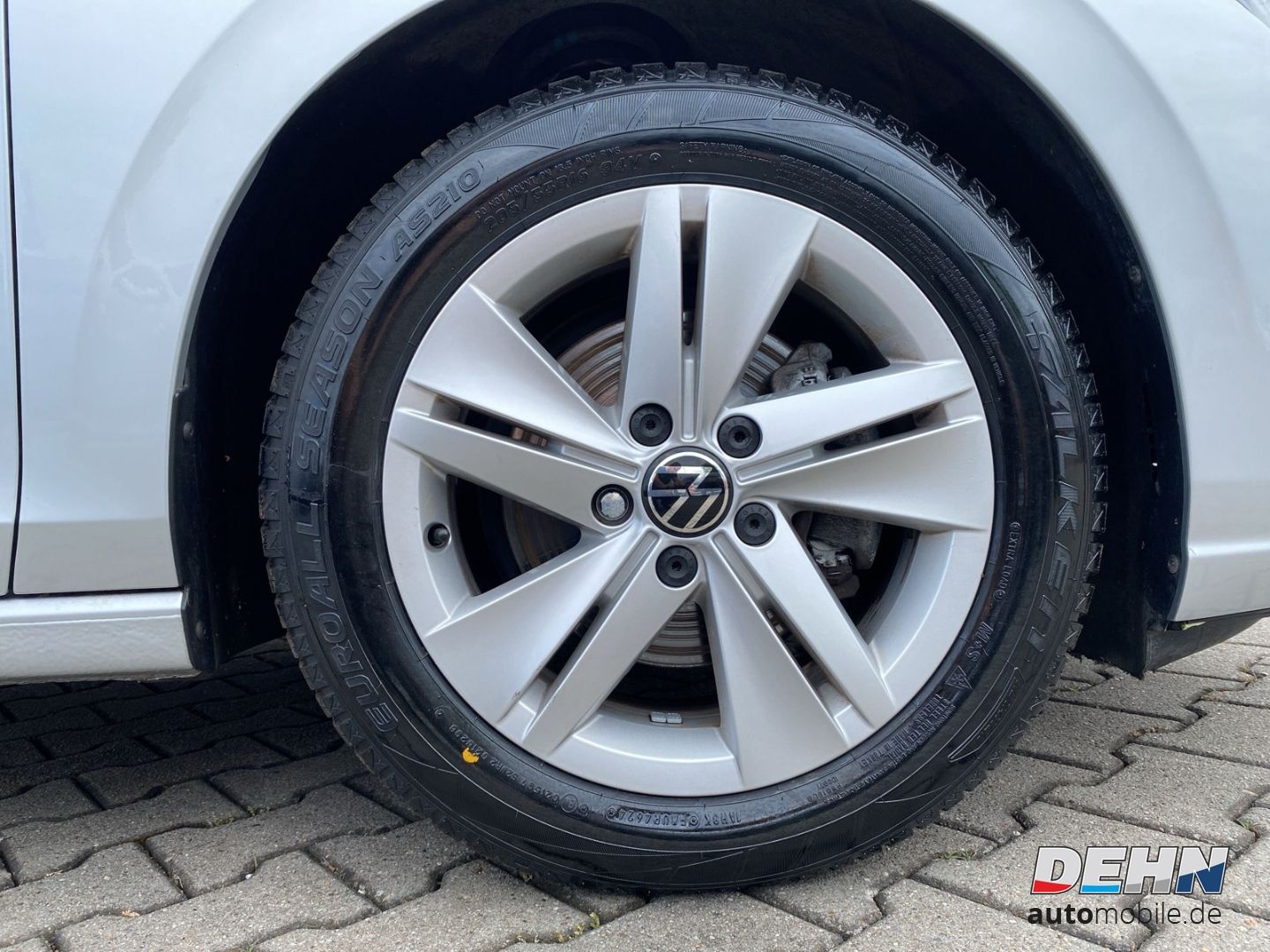 Volkswagen Golf Variant VIII 1.0 ETSI MHD DSG Life - Samsaru's Car Outlet