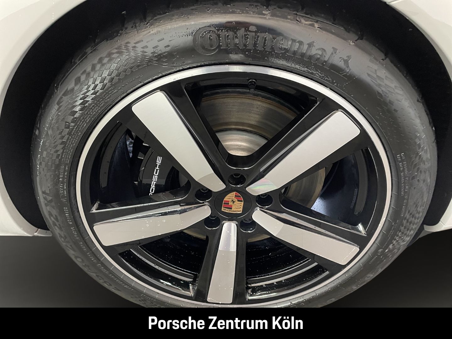 Porsche Cayenne GTS Carbon-Deisgn Sportabgas LED-Matrix