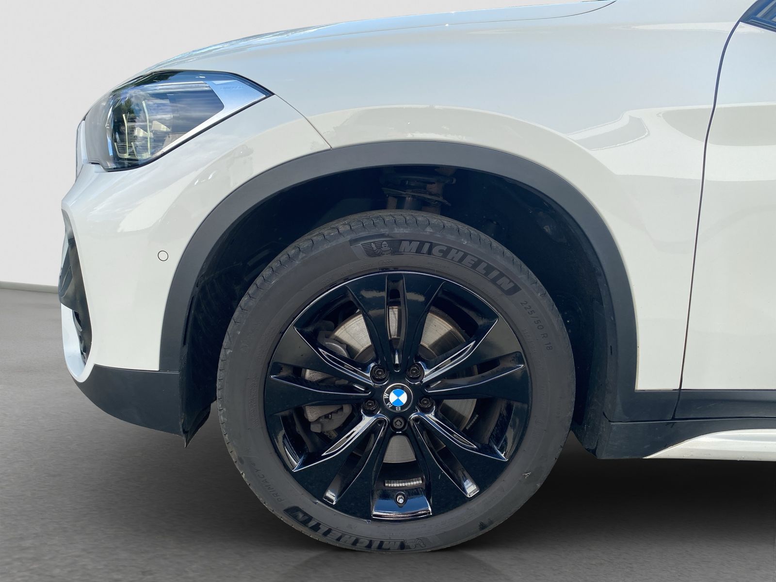 BMW X1 xDrive20d Sport Line - Samsaru's Car Outlet
