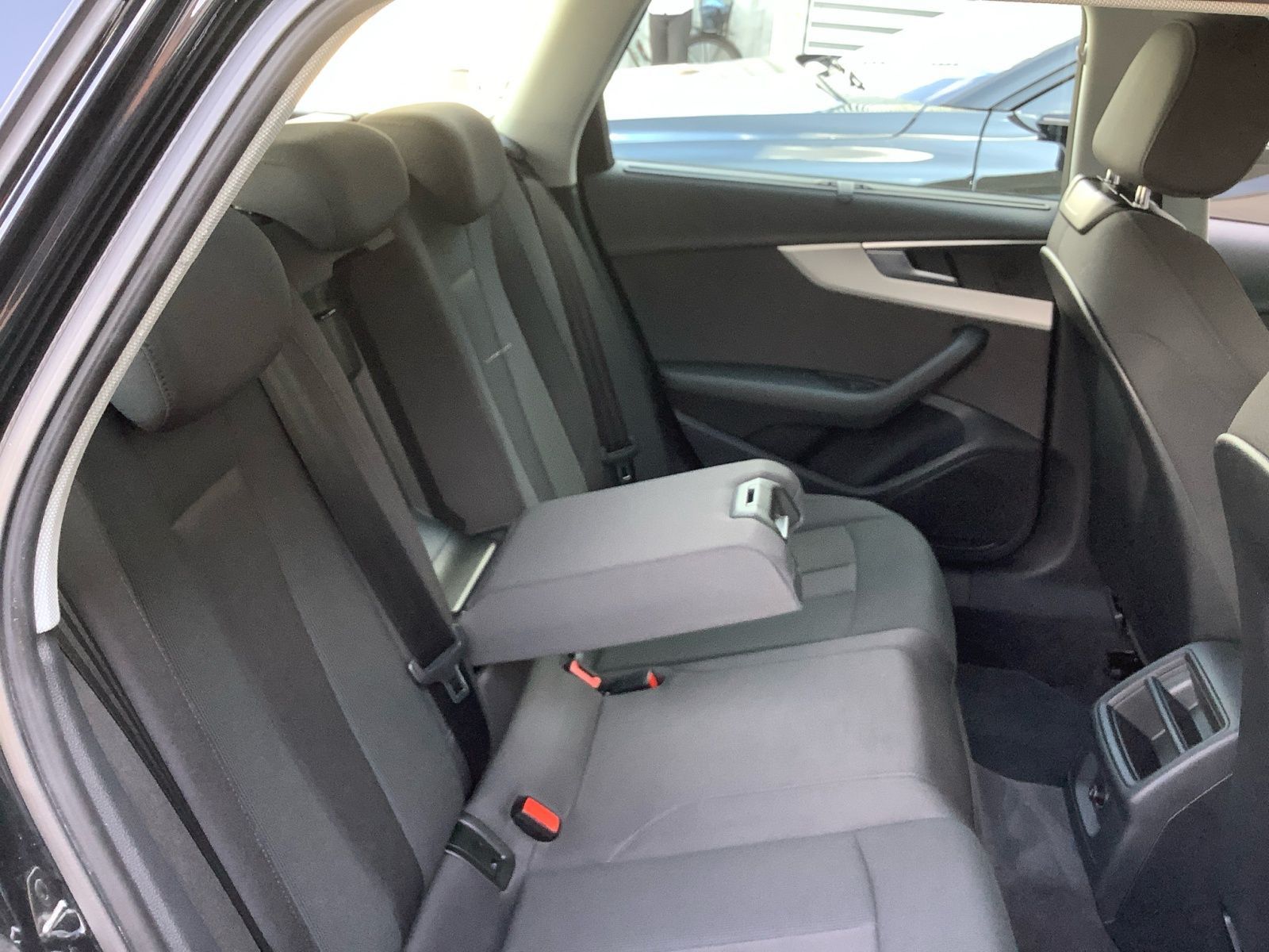 Audi A4 Avant 30 TDI - Samsaru's Car Outlet
