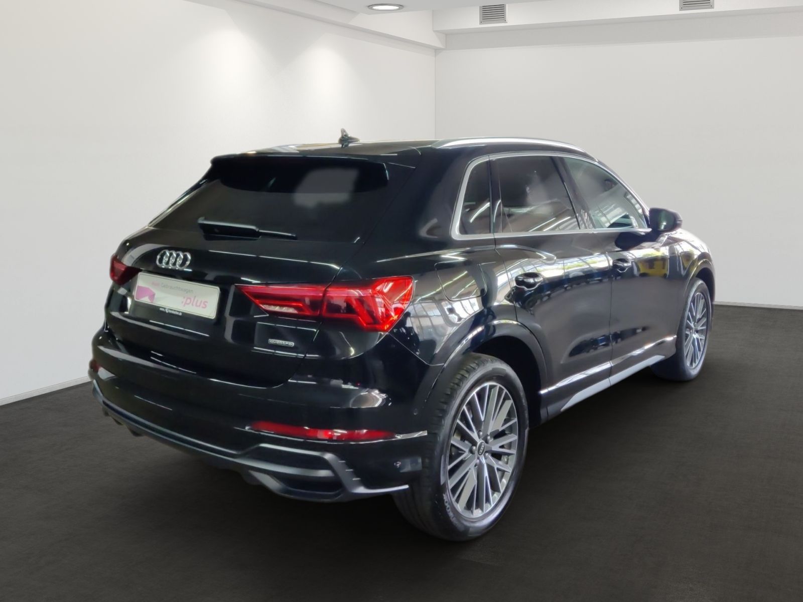 Audi Q3 quattro S line - Samsaru's Car Outlet