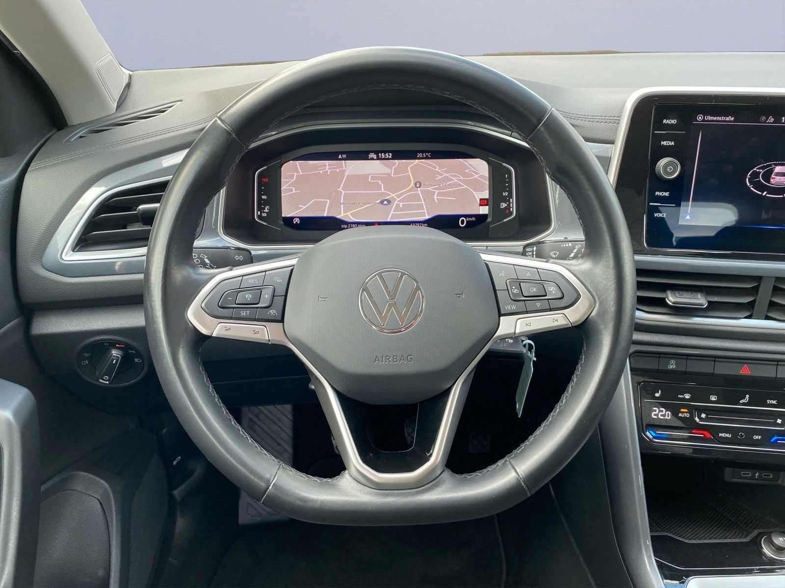 Volkswagen T-Roc 2.0 TDI STYLE - Samsaru's Car Outlet