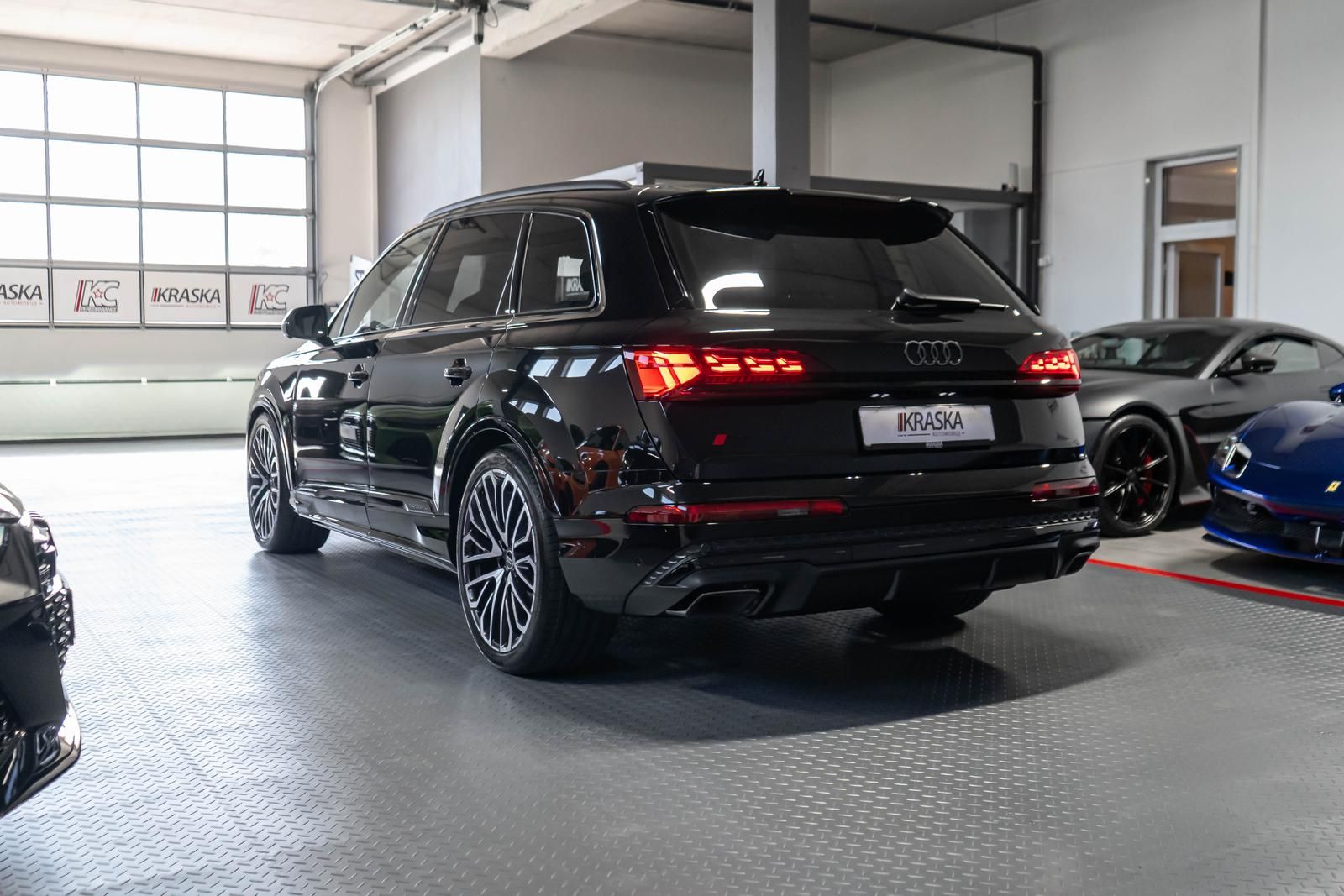 Audi Q7 50 TDI quattro S-line AHK STHZ PANO UPE 128T€