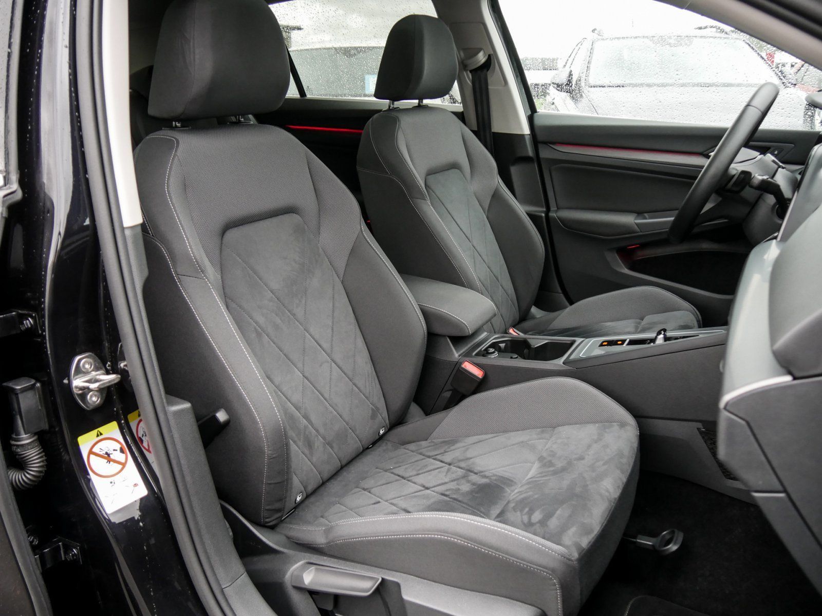 Volkswagen Golf Style 2.0 TDI DSG - Samsaru's Car Outlet