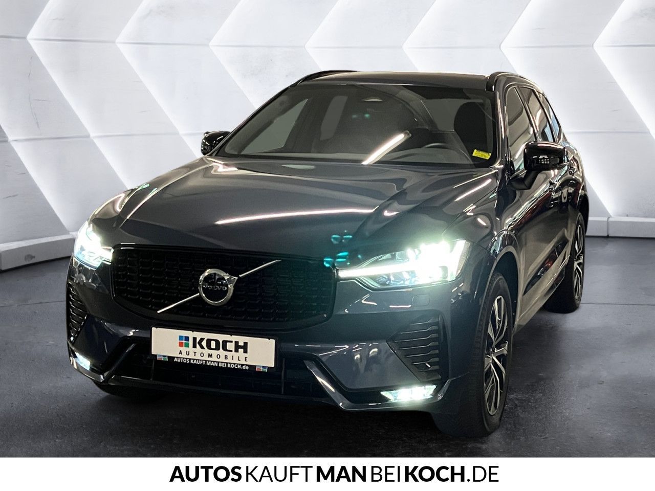 Volvo XC60 B5 AWD PlusDark ACC BLIS AHK 4xSHz VLED H&K