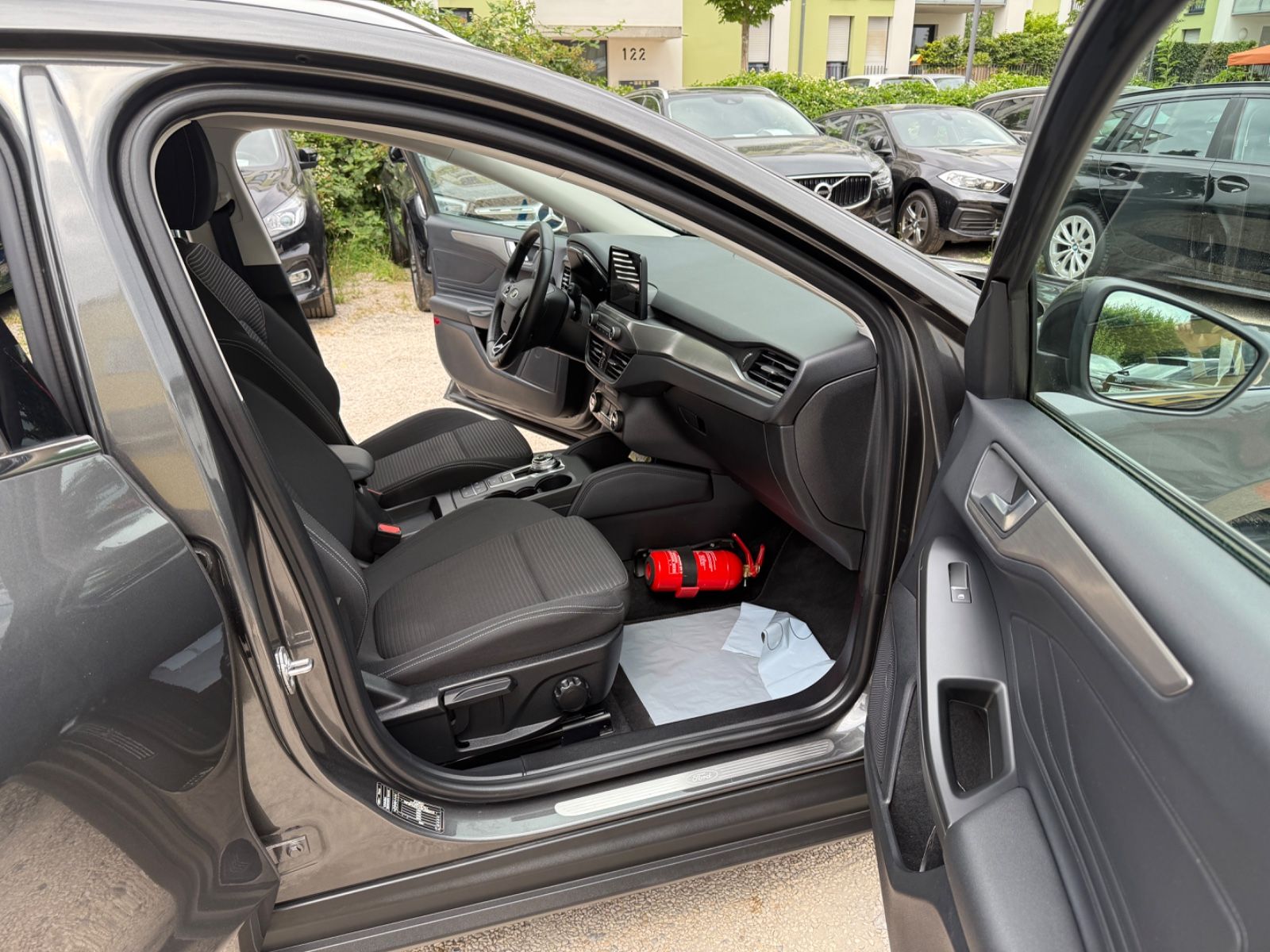 Ford Focus Turnier Aut Titanium - Samsaru's Car Outlet