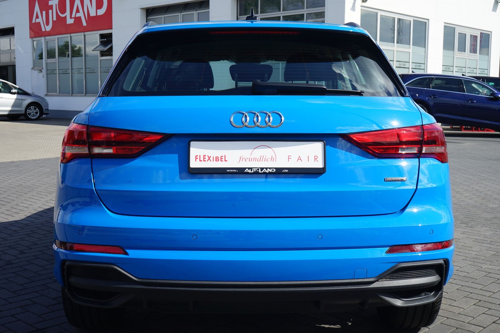 Audi Q3 35 2.0 TDI quattro S line - Samsaru's Car Outlet