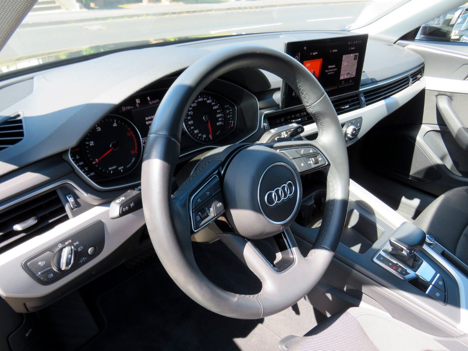 Audi A4 Avant 30 TDI advanced S-tronic - Samsaru's Car Outlet