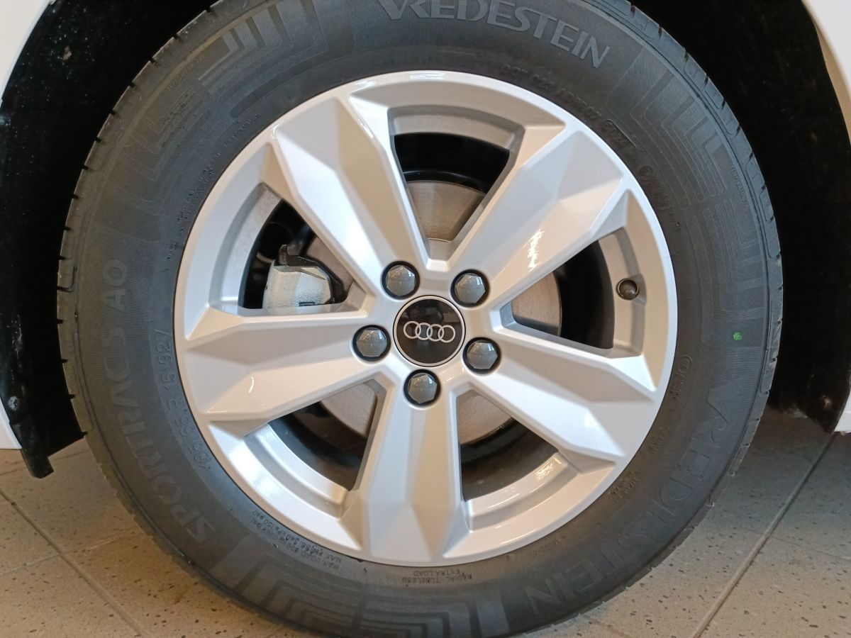 Audi A1 Sportback 1.0 TFSI S tronic LED*PDC*SHZ