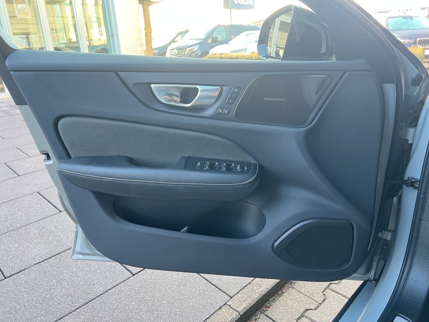 Volvo S60 B5 Ultimate Dark FLA*ACC*HUD*4xSHZ*SpurH*LM