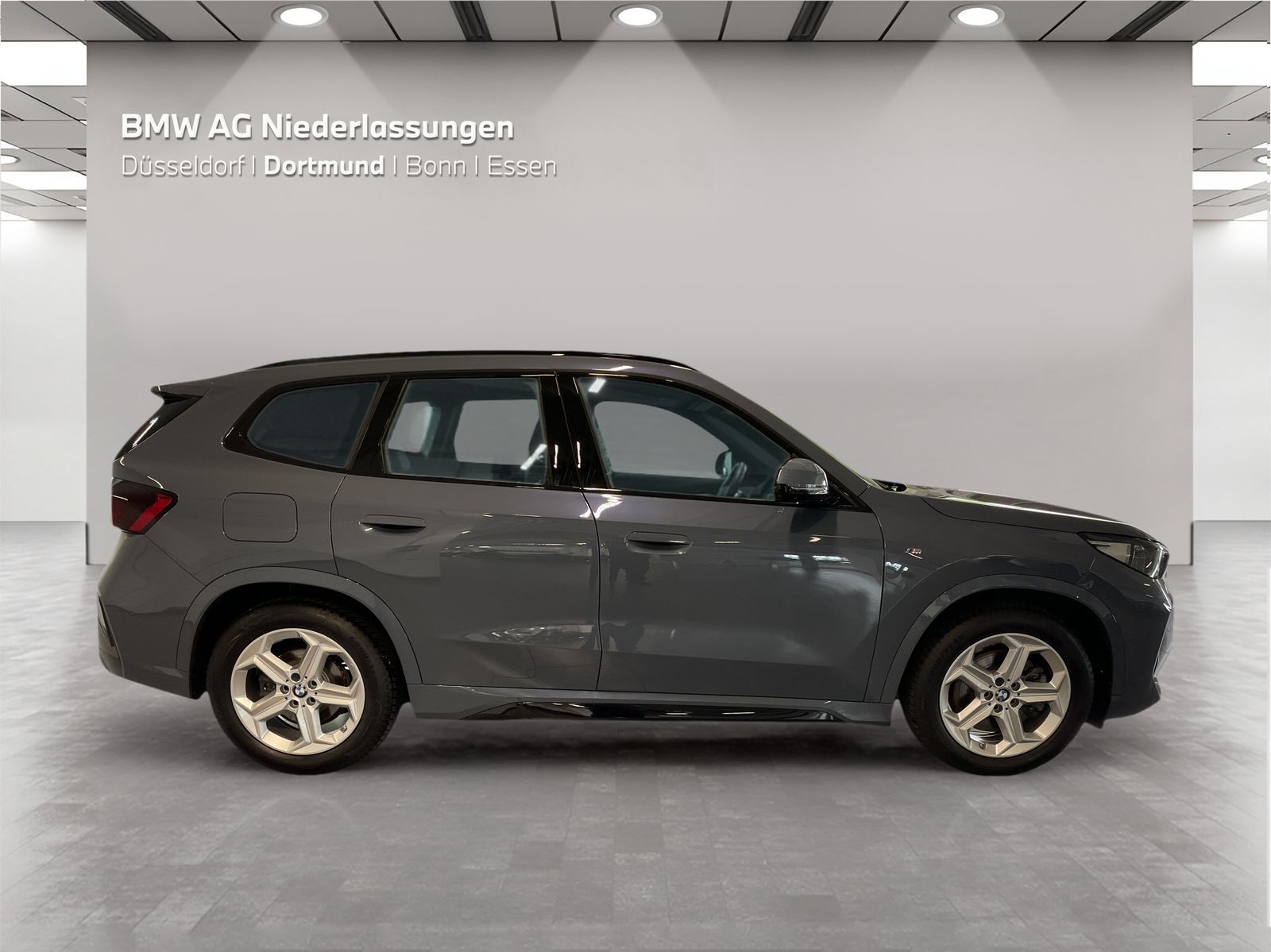 BMW X1 xDrive23i M Sport - Samsaru's Car Outlet