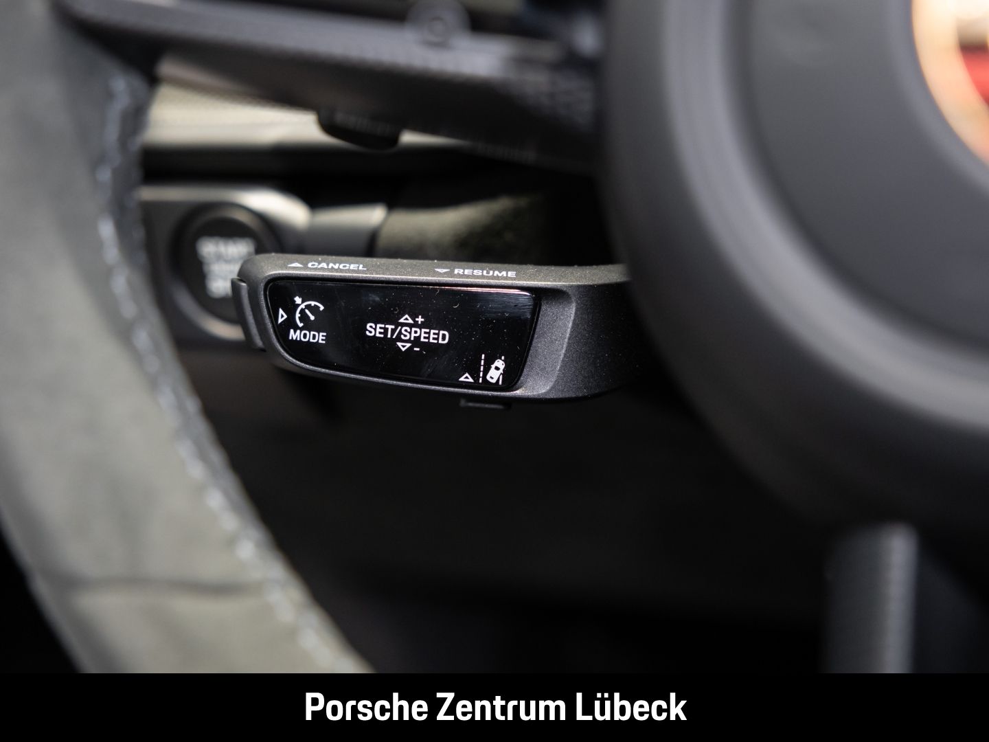 Porsche 992 911 Carrera 4 GTS BOSE Sportabgasanlage LED