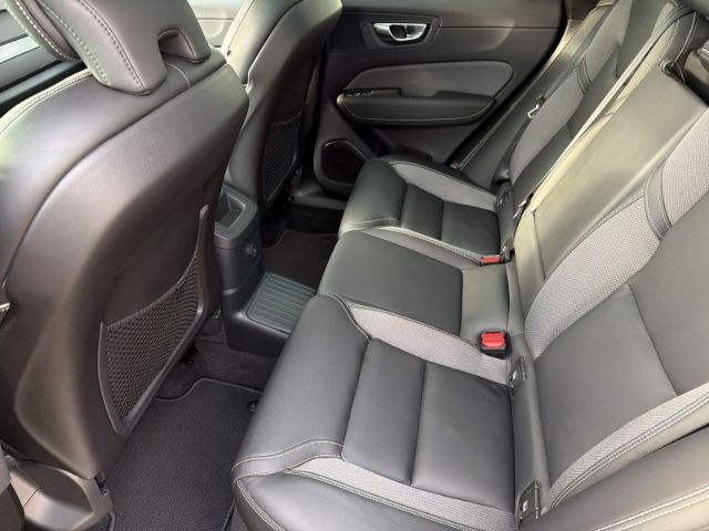 Volvo XC60 Plus Black T8 Recharge AHK elektr. Harman &