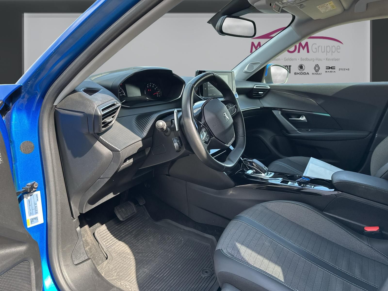 Peugeot 2008 - Samsaru's Car Outlet