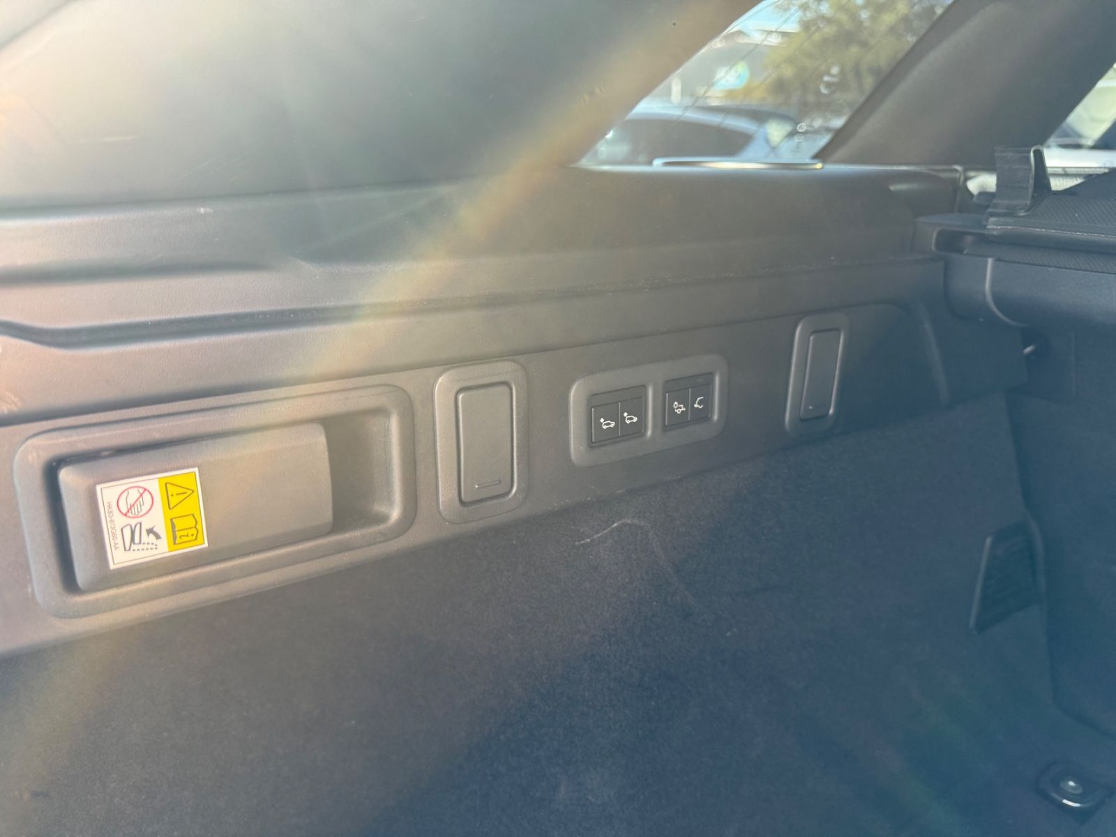 Range Rover Velar R-Dynamic - Samsaru's Car Outlet