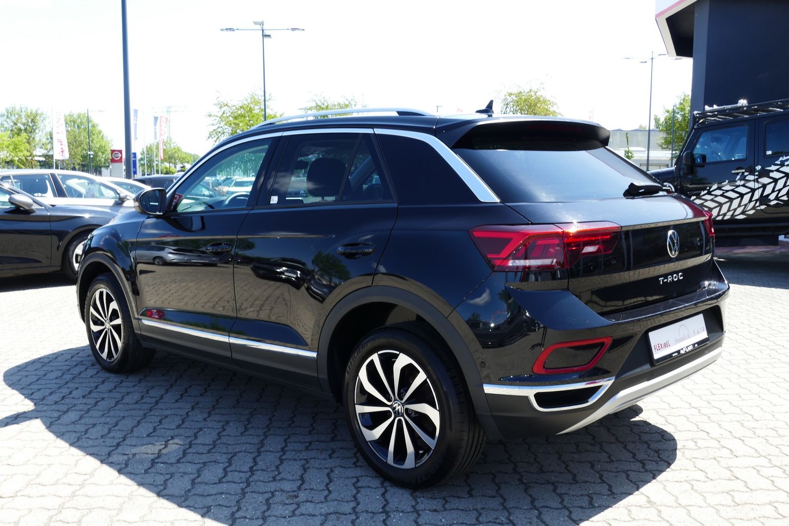 Volkswagen T-Roc 1.5 TSI Style - Samsaru's Car Outlet