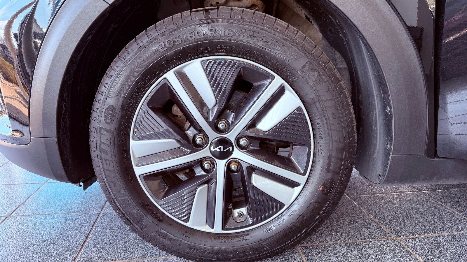 Kia Niro 1.6 Spirit Plug-in Hybrid - Samsaru's Car Outlet