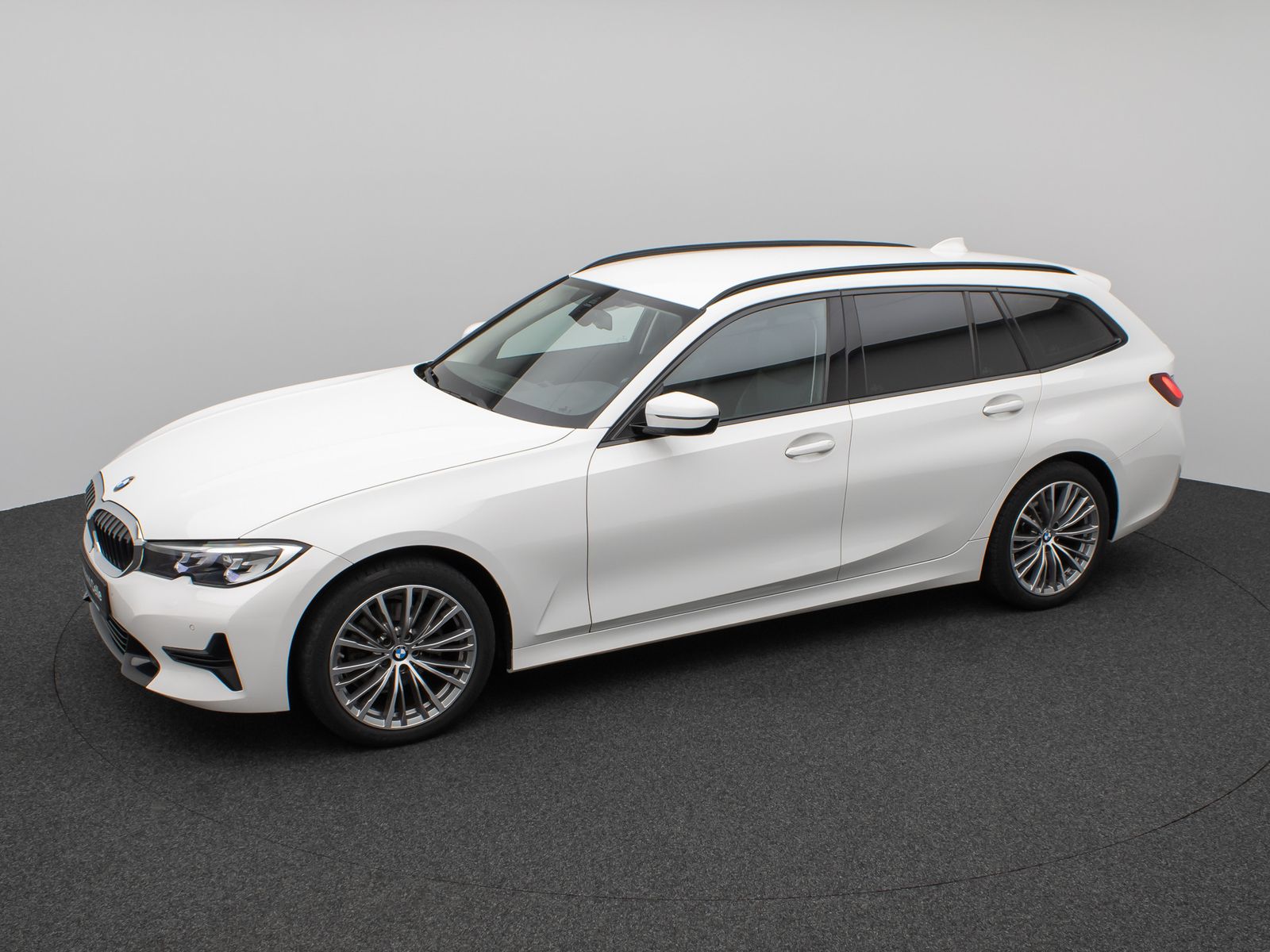 BMW 320d SportLine - Samsaru's Car Outlet