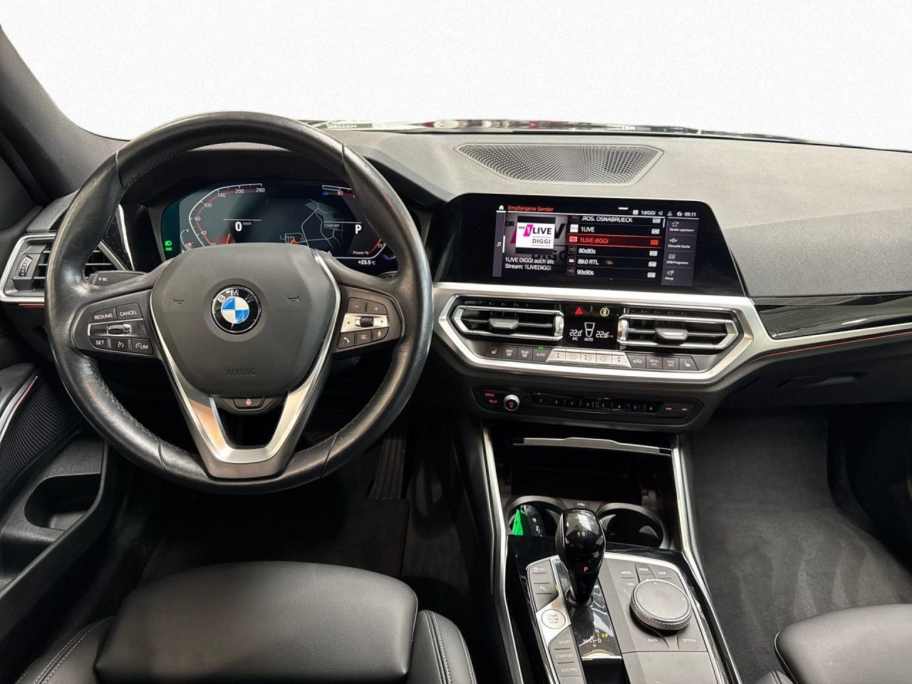 BMW 320dA xDrive Sport Line - Samsaru's Car Outlet