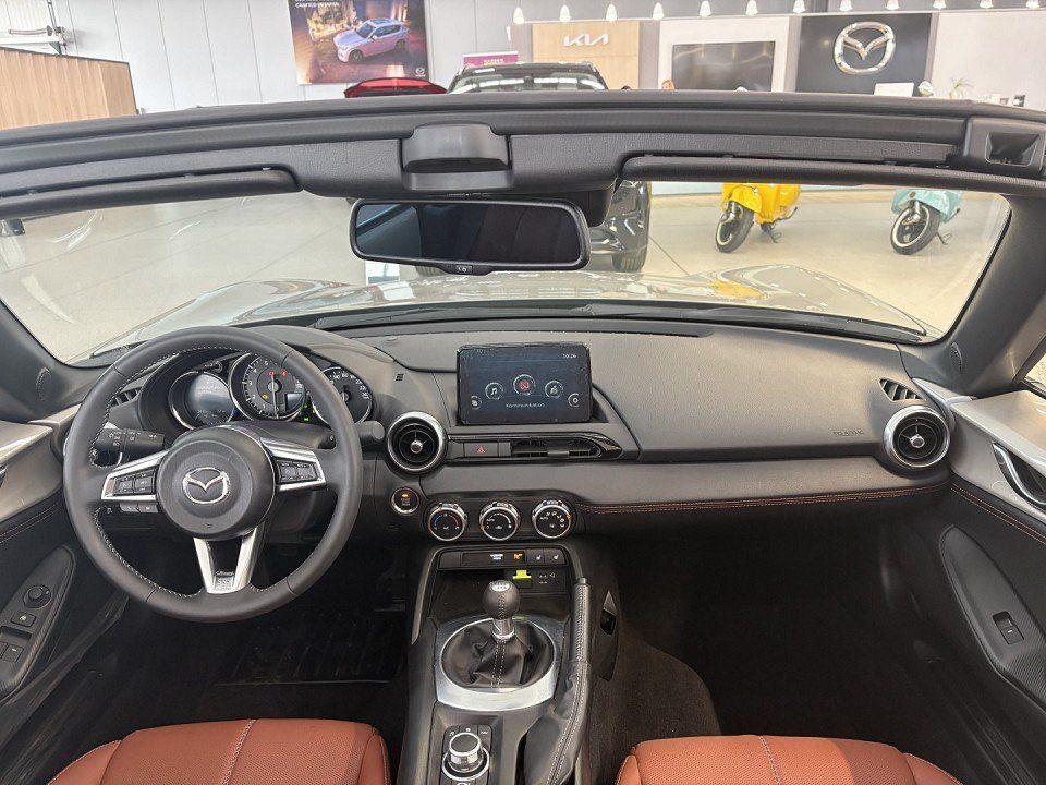Mazda MX-5 2.0L 184PS KAZARI mit sportlichen Anbauteil