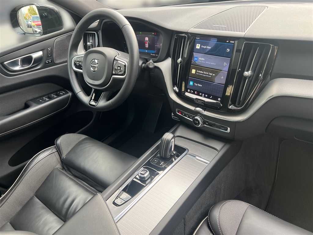 Volvo XC 60 R Design 2.0 B4 D AWD Automatik Xenium-Pak