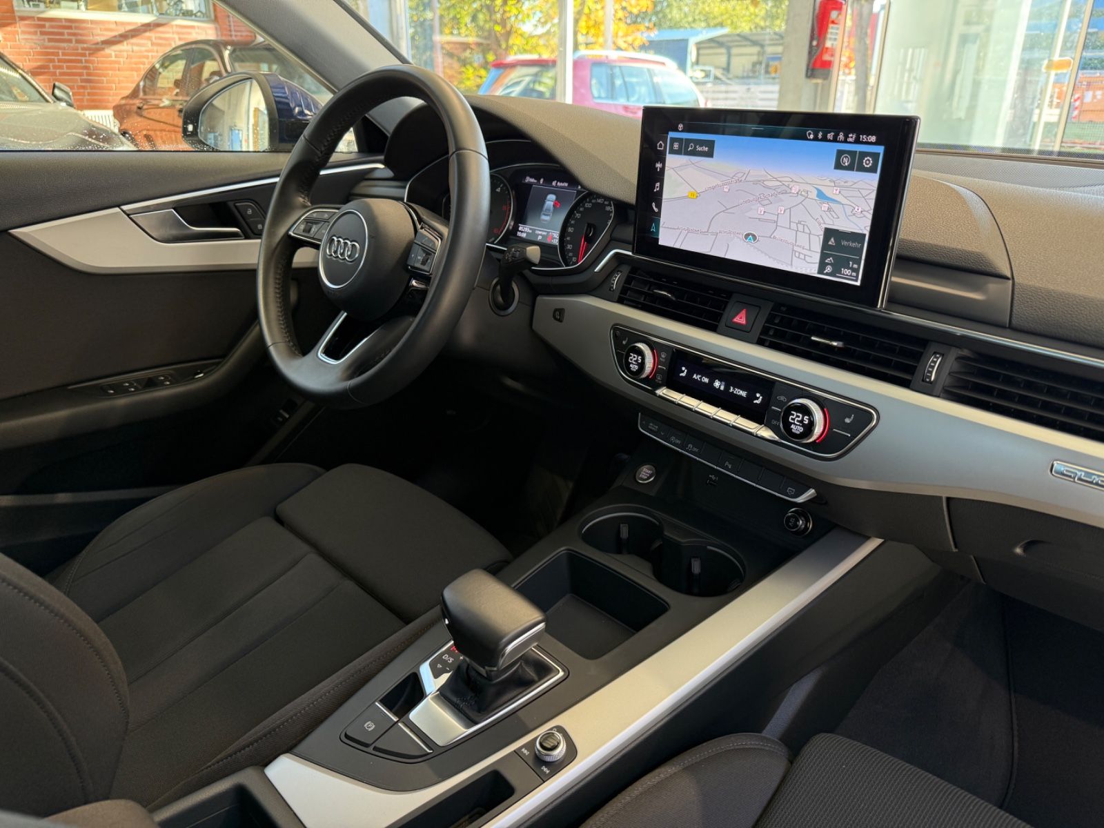 Audi A4 Lim. 40 TDI quattro advanced /1Hd./Matrix/ACC