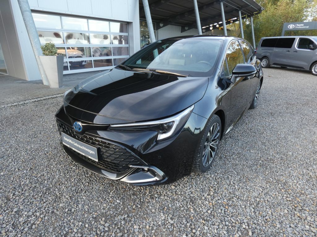 Toyota Corolla 1,8Hybrid Team D*Navi+LED+SHZ+PDZ+Allwet
