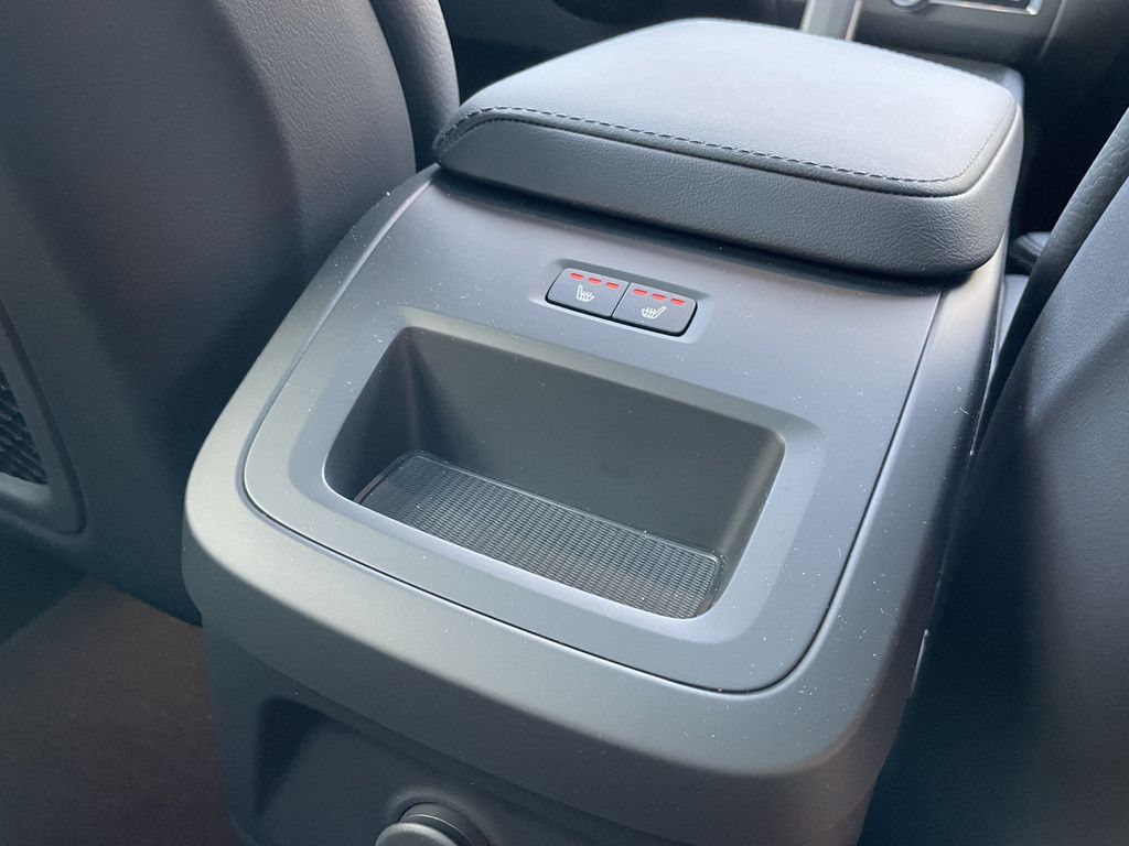 Volvo XC60 T6 Plus Dark Recharge Plug-In Hybrid AWD