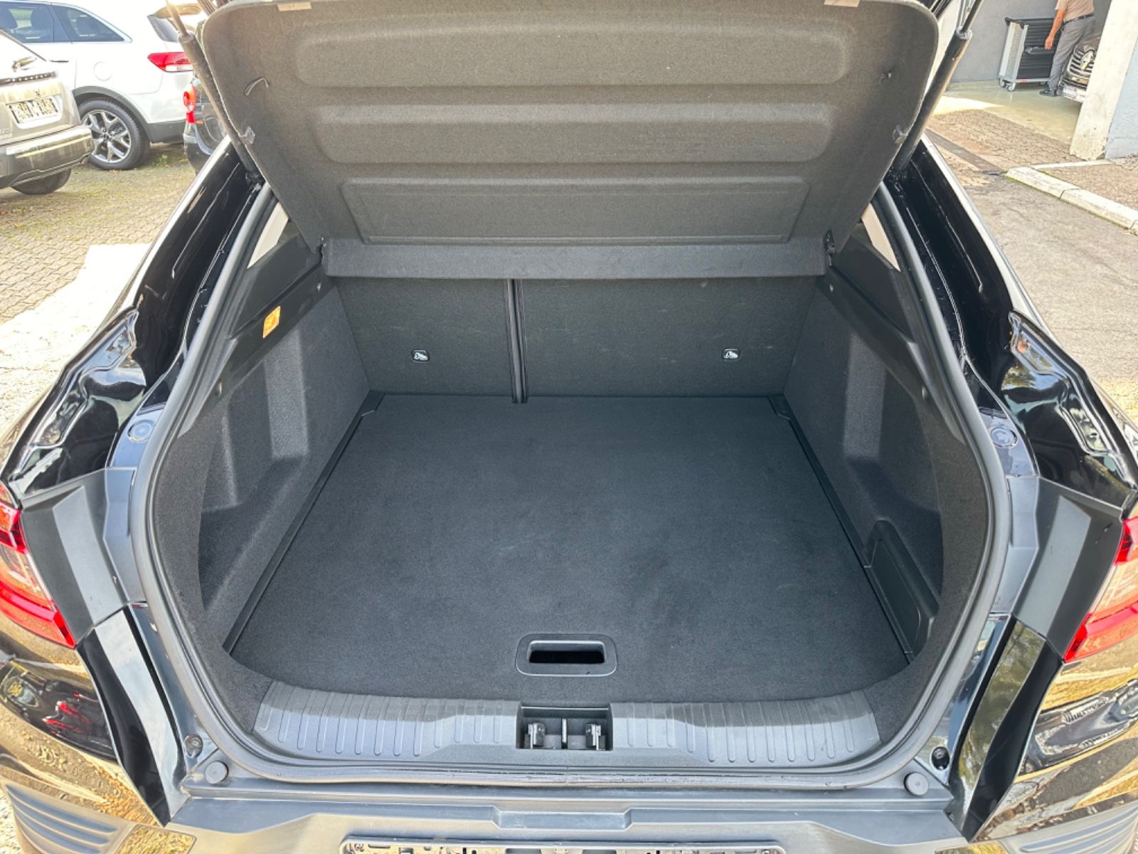 Renault Arkana E-Tech Intens - Samsaru's Car Outlet
