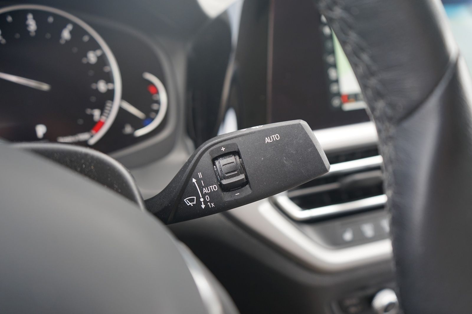 BMW 320i Advantage - Samsaru's Car Outlet