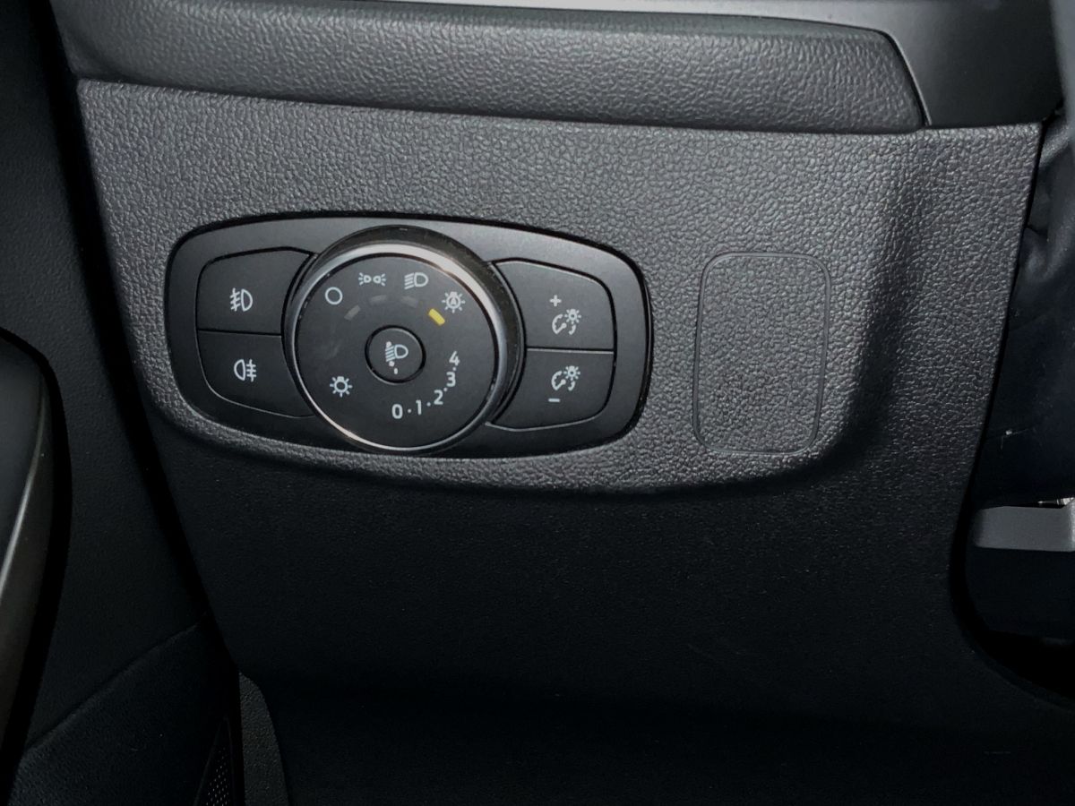 Ford Focus Titanium 1.0 EcoBoost - Samsaru's Car Outlet