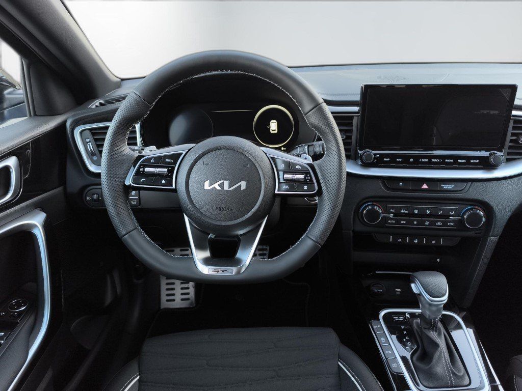 Kia CEED SW 1.5T GTL - Samsaru's Car Outlet