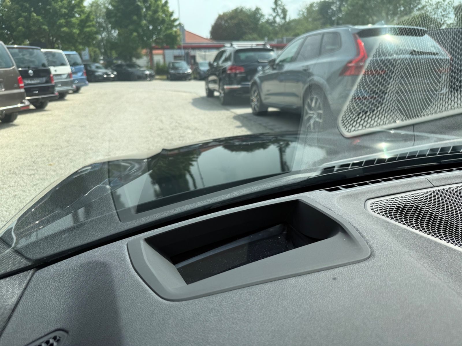 BMW 330 e xDrive M Sport - Samsaru's Car Outlet