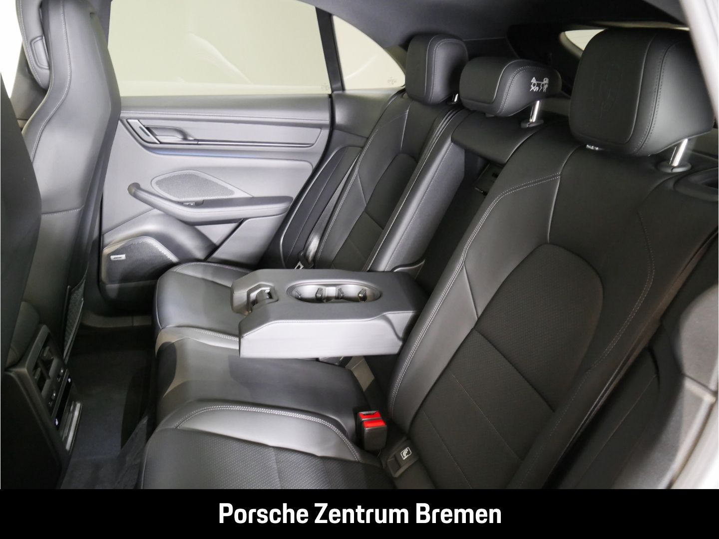 Porsche Macan 4 Sportpaket - Samsaru's Car Outlet
