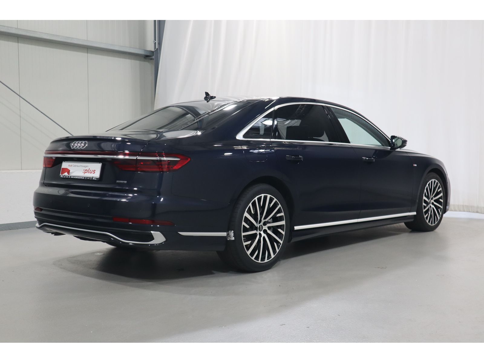 Audi A8 Lang 60 TFSI e quattro - Samsaru's Car Outlet