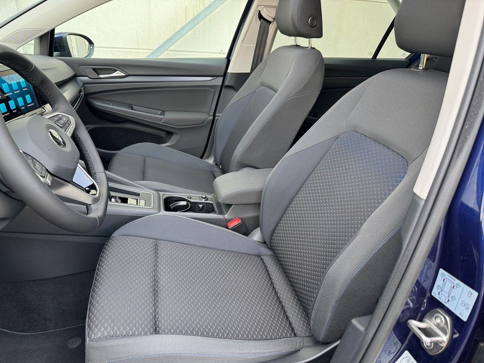 Volkswagen Golf VIII 2.0 TDI United DSG - Samsaru's Car Outlet