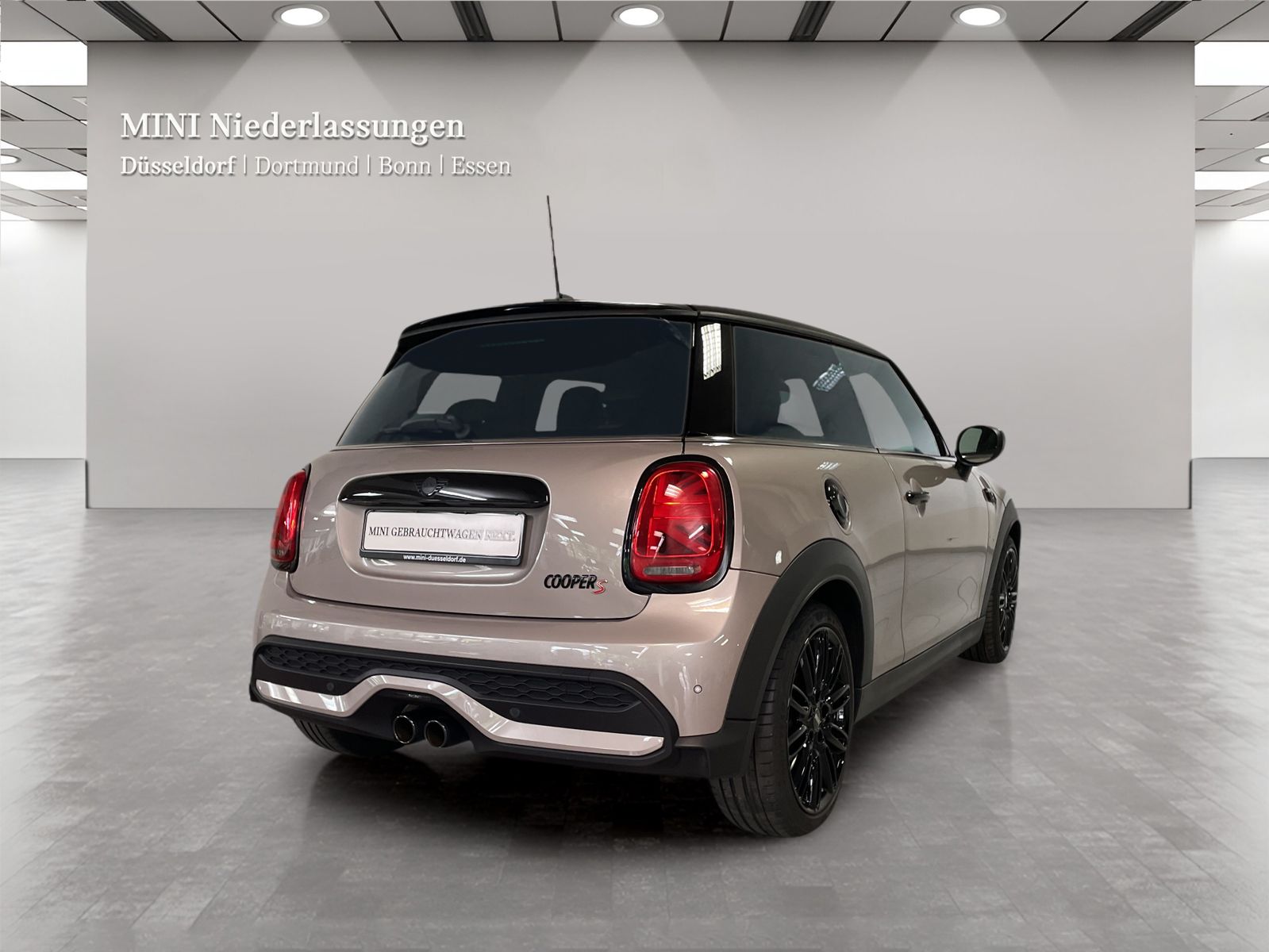 MINI Cooper S - Samsaru's Car Outlet