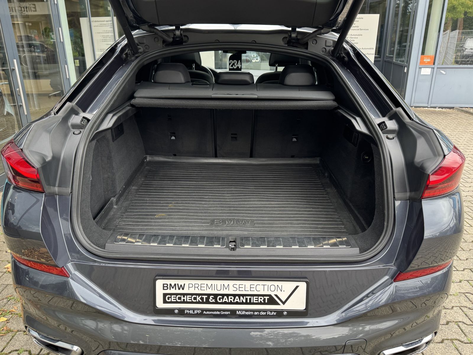 BMW X6 xDrive30d M Sport AHK PANO LASER Sitzklima