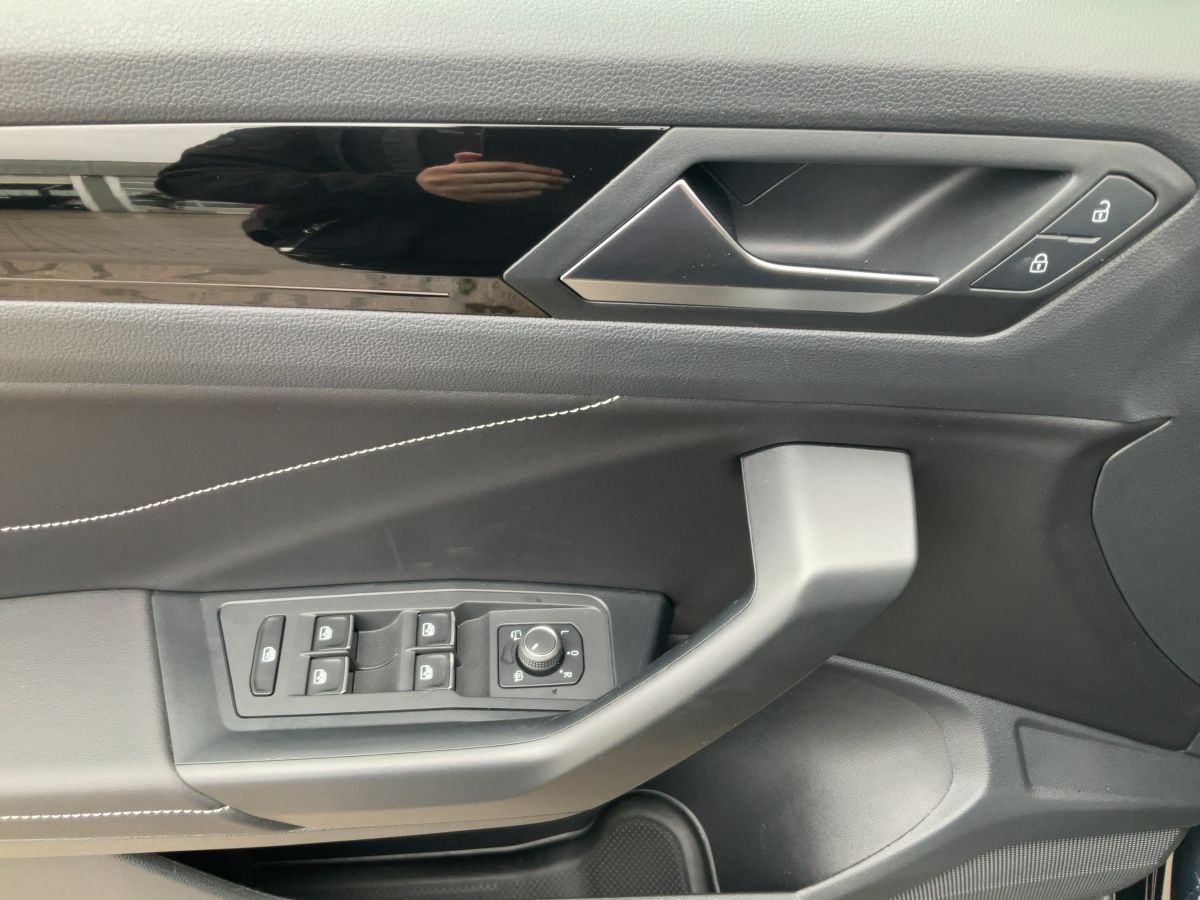 Volkswagen T-Roc 1.5 TSI DSG STYLE - Samsaru's Car Outlet