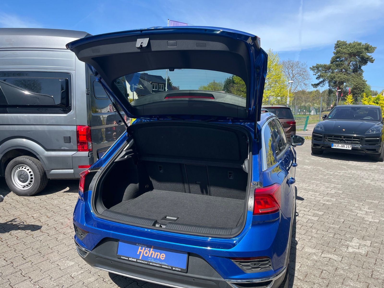 Volkswagen T-Roc 1.5 TSI DSG Style - Samsaru's Car Outlet