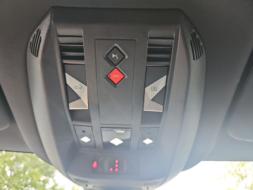 DS Automobiles DS 7 Crossback PT 180 Rivoli + FOCAL/GSD/LEDER