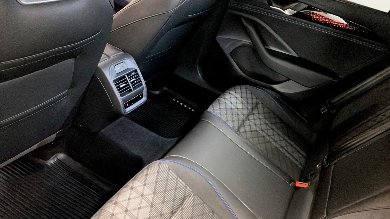 Volkswagen Passat Variant 1.5 TSI eHybrid 200 kW R-Line