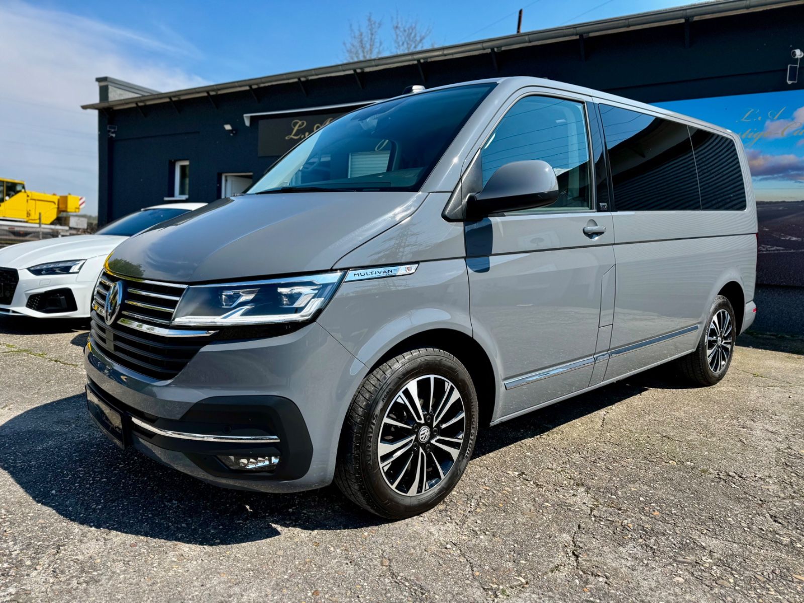 Volkswagen T6 2.0TDI Multivan - Samsaru's Car Outlet